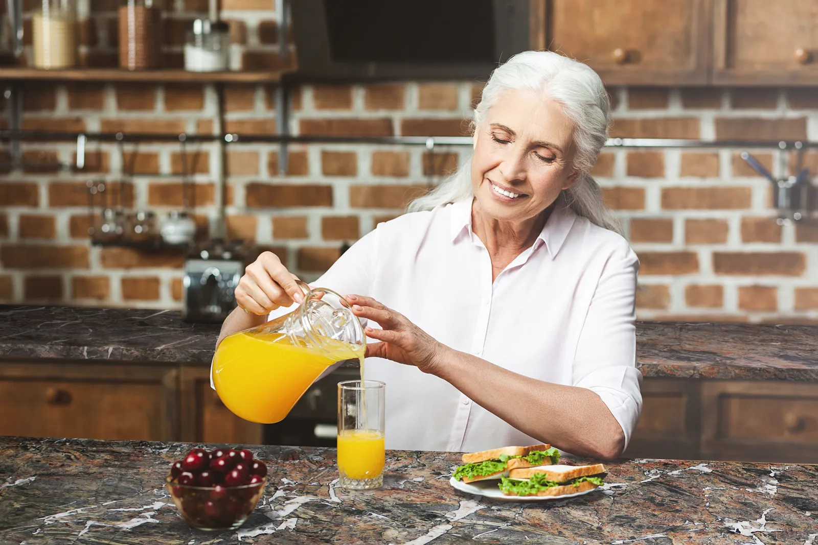 Гранит Donna в интерьере (столешница)